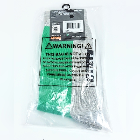 BT21 BTS Line Friends Chimmy crew socks New - Picture 2 of 2